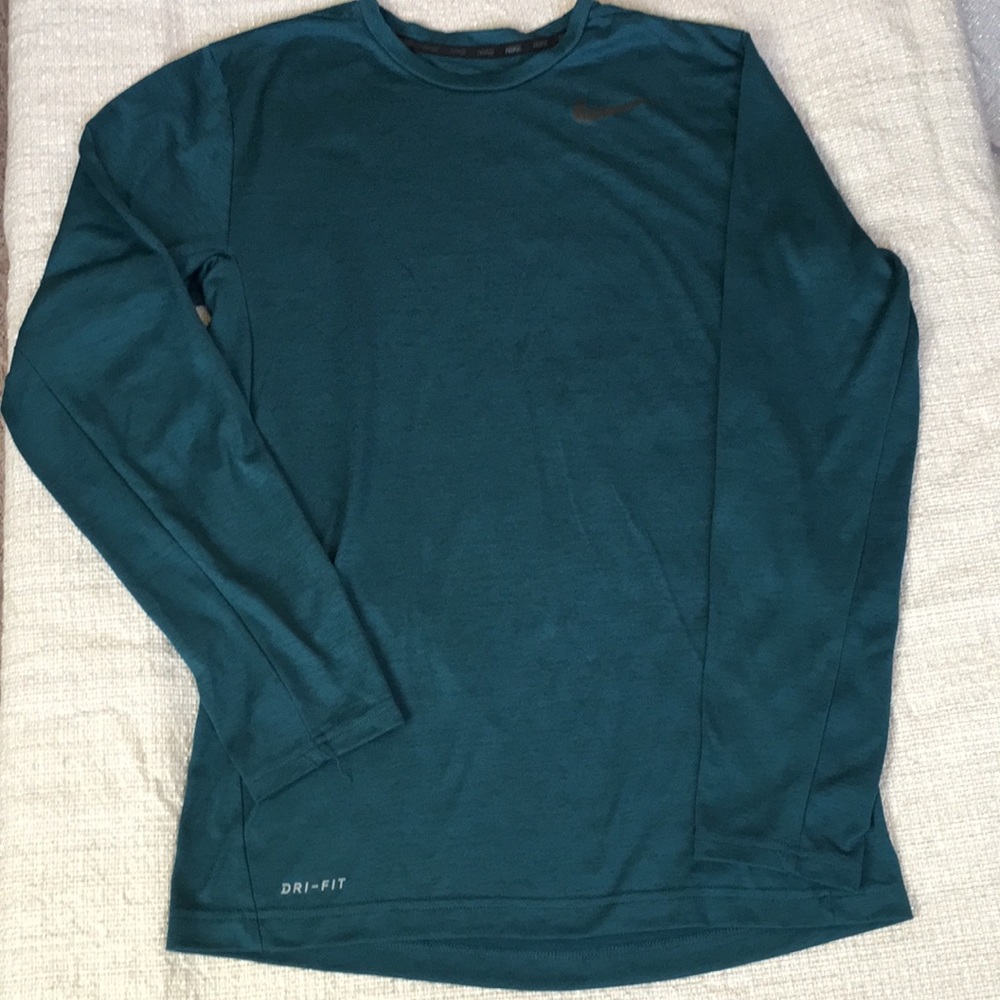 Nike legend dri fit men’s tee size S